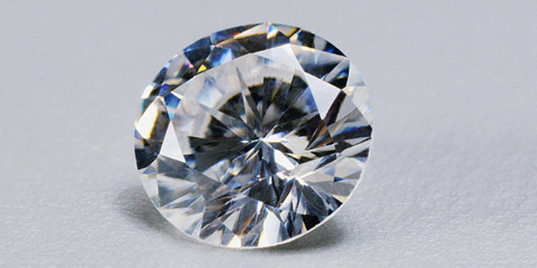 ダイヤモンドの価値を決める「4C」とは