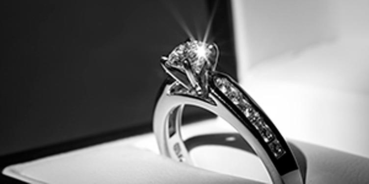 婚約指輪の人気のデザイン