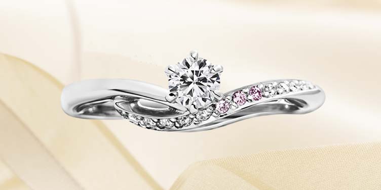 こだわりのダイヤモンドを用いた婚約指輪